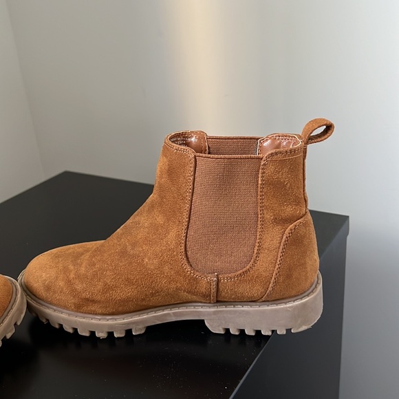 Cat and Jack Girls Boots Size 13C. Brown. - Picture 4 of 4